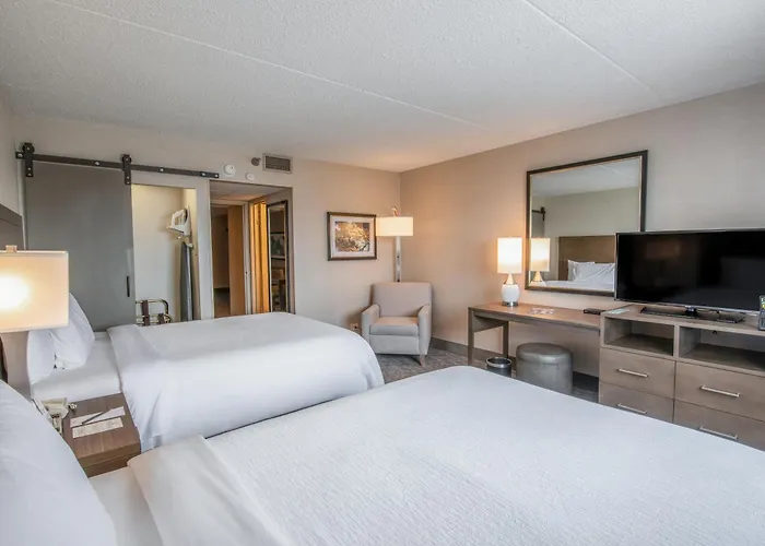 Hotel Embassy By Hilton Chicago Woodfield Schaumburg
