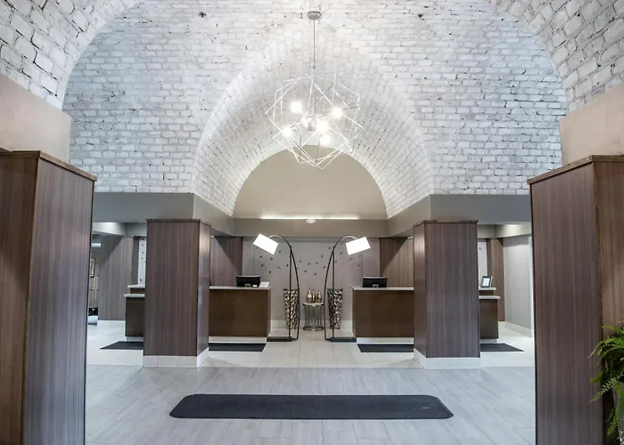 Embassy By Hilton Chicago Woodfield