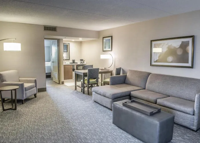 Embassy By Hilton Chicago Woodfield