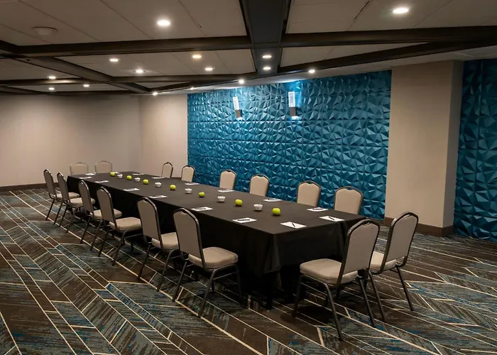 Embassy By Hilton Chicago Woodfield Schaumburg