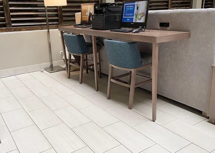 Embassy By Hilton Chicago Woodfield Hotel Schaumburg