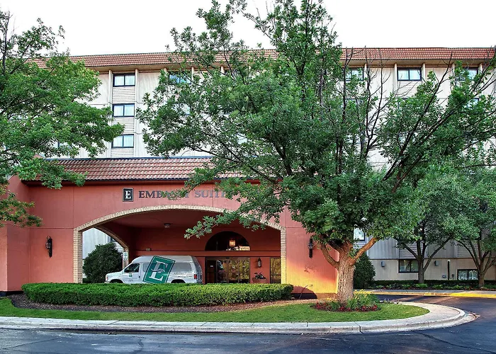 Hotel Embassy By Hilton Chicago Woodfield