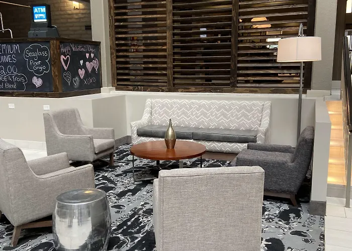 Embassy By Hilton Chicago Woodfield Hotel 3*