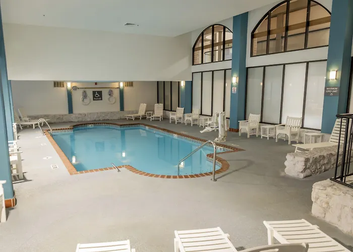 Embassy By Hilton Chicago Woodfield