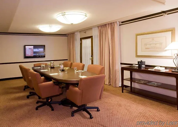 Embassy By Hilton Chicago Woodfield Hotel Schaumburg