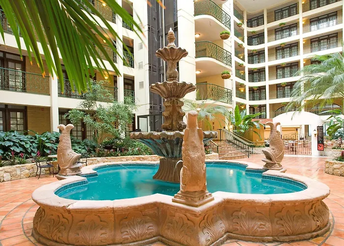Hotel Embassy By Hilton Chicago Woodfield