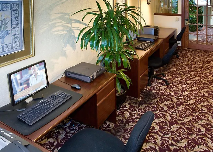 Hotel Embassy By Hilton Chicago Woodfield Schaumburg