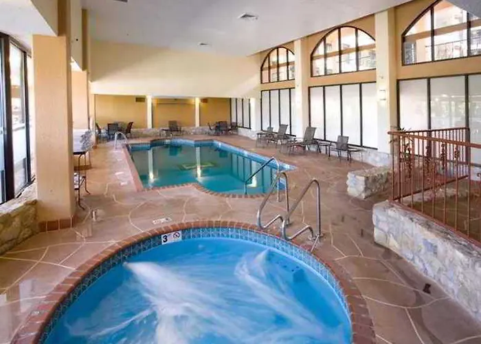 Embassy By Hilton Chicago Woodfield 3* Schaumburg